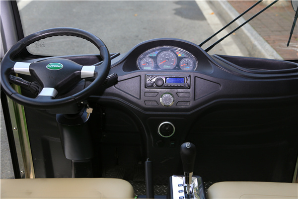 17座電動(dòng)觀光車-駕駛室